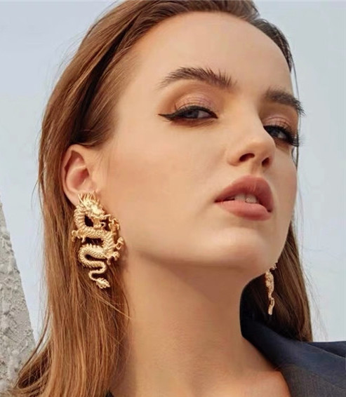 Antique China Wind Bully Gold Dragon Engraving Styling European And European Style Tide Cool Trendy Hyperbolic Ear Pin Earrings Earrings