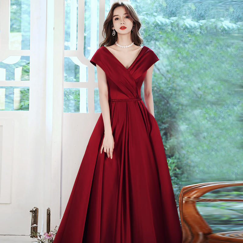 Red Toast Dress for the Bride, High-End, Light Luxury, Niche, High-End Satin V-Neck Host Wedding Evening Dress for Women