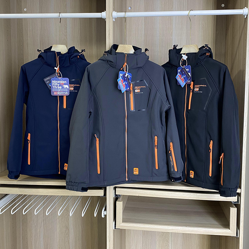 Nordic Outdoor Windproof and Waterproof Fleece-Lined Warm Jacket 2025 Autumn and Winter Hooded Softshell Jacket for Men Fleece-Lined Coat for Men