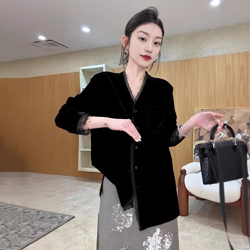 Plus-Size Black Lace Patchwork Velvet Shirt for Women, Early Spring 2026 New Style, Slimming and Flattering for Curvy Figures