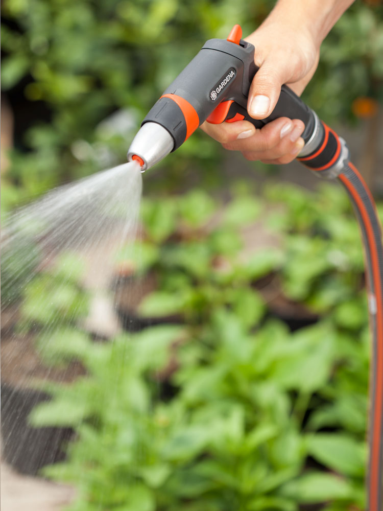 Germany GARDENA GARDENA water gun metal pressurized car wash watering water gun glass cleaning 18306