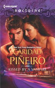 【预售】Kissed by a Vampire