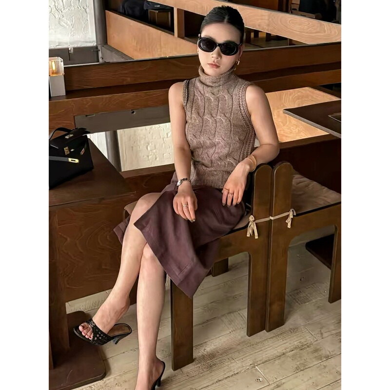 Thirteen Lines Old Money Style High Neck Twisted Sleeveless Knit Vest for Petite Women, Slimming and Elegant Sweater Sleeveless Top Thirteen Lines Old Money Style High Neck Twisted Sleeveless Knit Vest for Petite Women, Slimming and Elegant Sweater Sleeveless Top