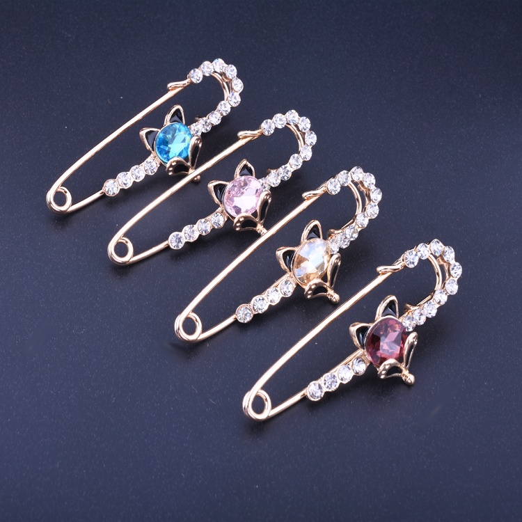 Mua 3 tặng 1 cặp pin tinh tế Áo len cardigan có khóa pin Quần áo phụ kiện đa dạng của trâm cài ghim cài áo vest nam