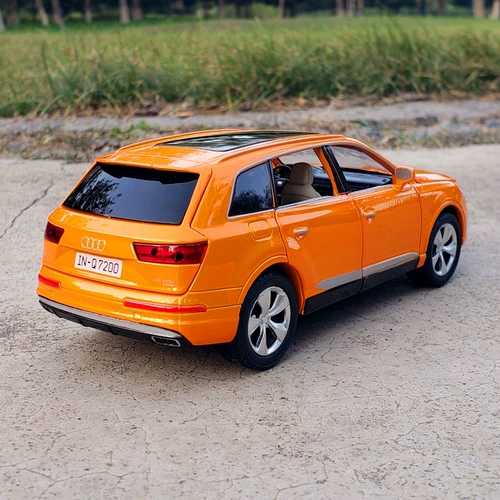 Audi, warrior, внедорожная реалистичная модель автомобиля со светомузыкой, игрушечная машина, масштаб 1:32