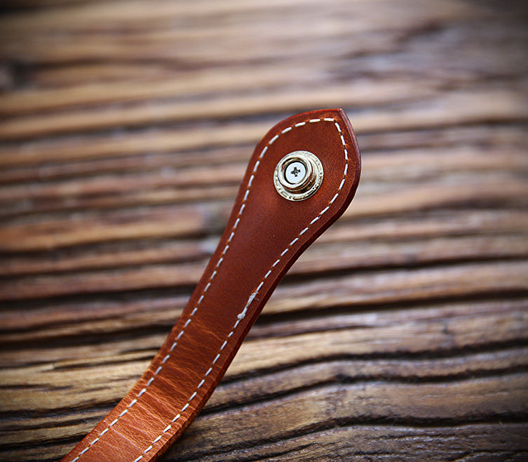 Брелок 手工植鞣牛皮钥匙扣男士简约头层真皮纯铜五金腰挂财布扣钥匙串 Cattle breeders