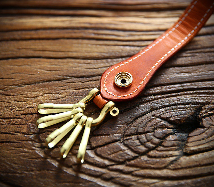 Брелок 手工植鞣牛皮钥匙扣男士简约头层真皮纯铜五金腰挂财布扣钥匙串 Cattle breeders