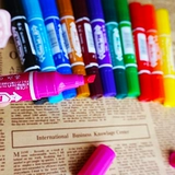 Бесплатная доставка Аутентичная Qijiang 12 -Color Double -Head Oily Marker Marker Pop Pen Чернила.
