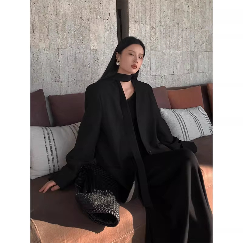 Relaxed and Elegant Niche Design with Ribbon Accents, Casual Loose Fit, Shoulder Pads, Collarless Blazer Jacket for Women, Spring