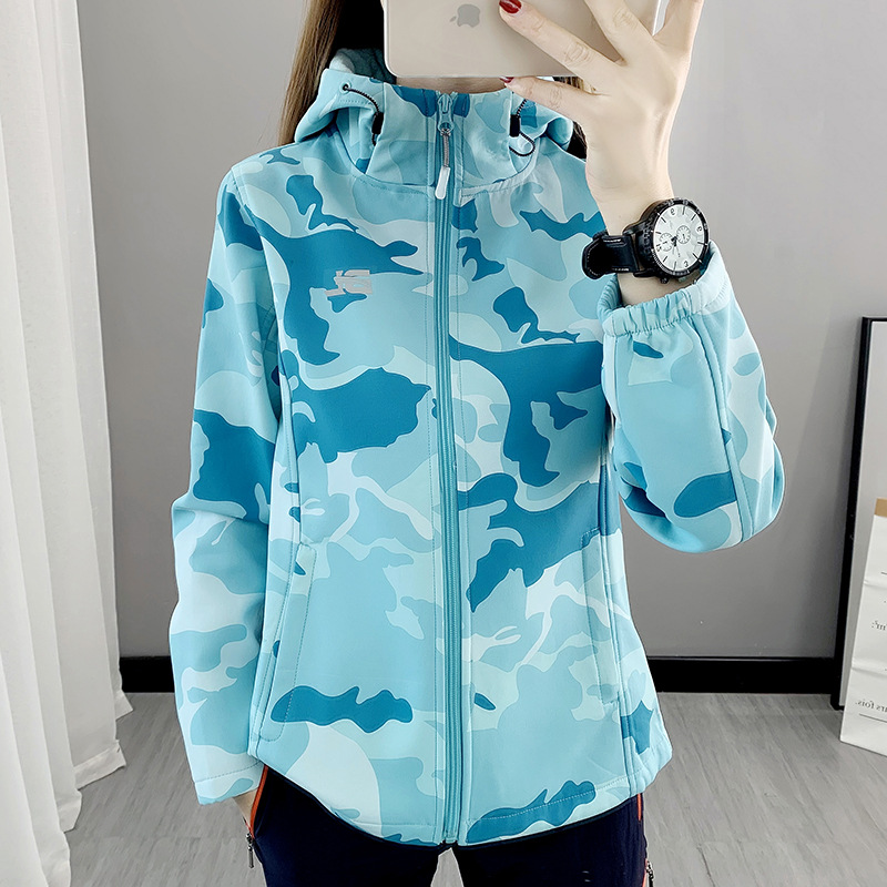 Soft Shell Chargers Spring and Autumn New Outdoor Camouflage plus thickness and waterproof camouflage camouflage and warm tourist coat