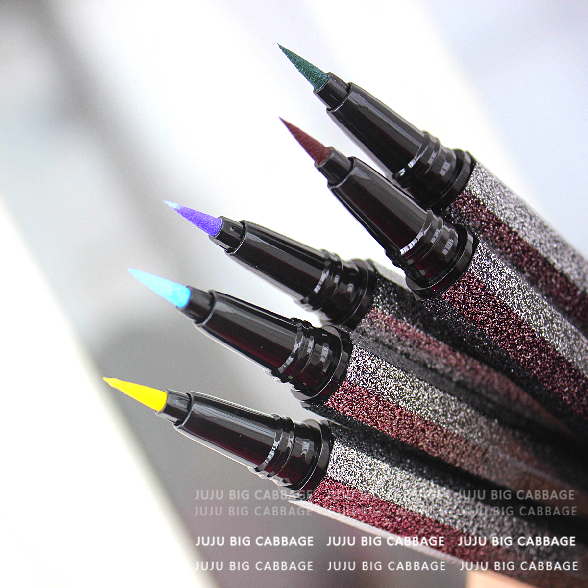 Super Beauty Playing Color Eyellas pen Gellas starred color Eye line liquid pen Persistent not easy to faint waterproof and sweat-proof