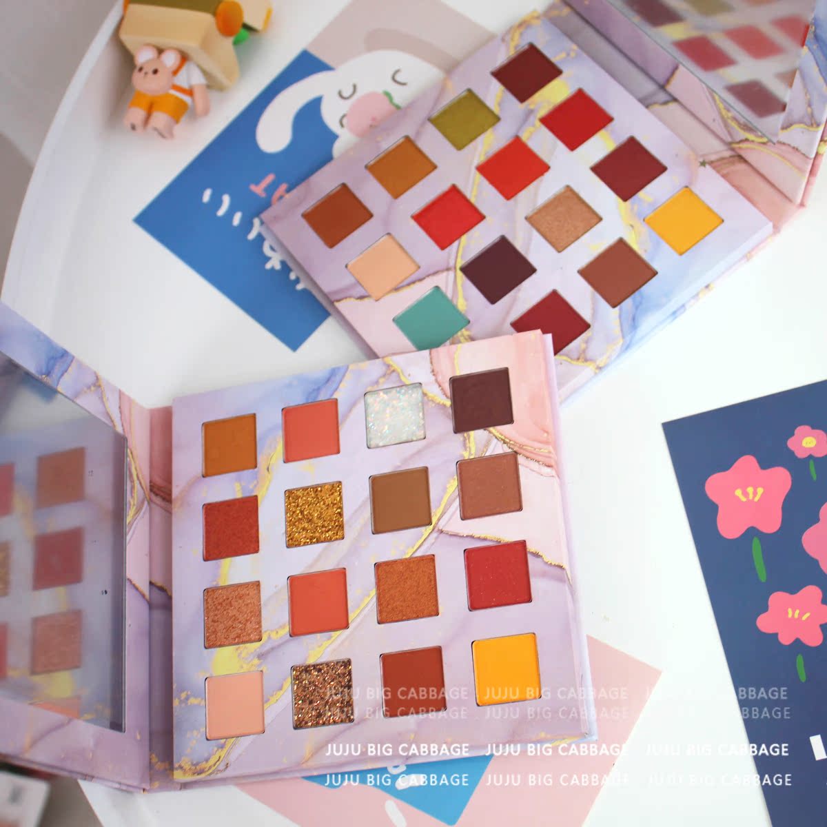 Must-enter color is really beautiful dead beauty hot Bar starry sky fireworks eye shadow palette Novice student affordable pearl