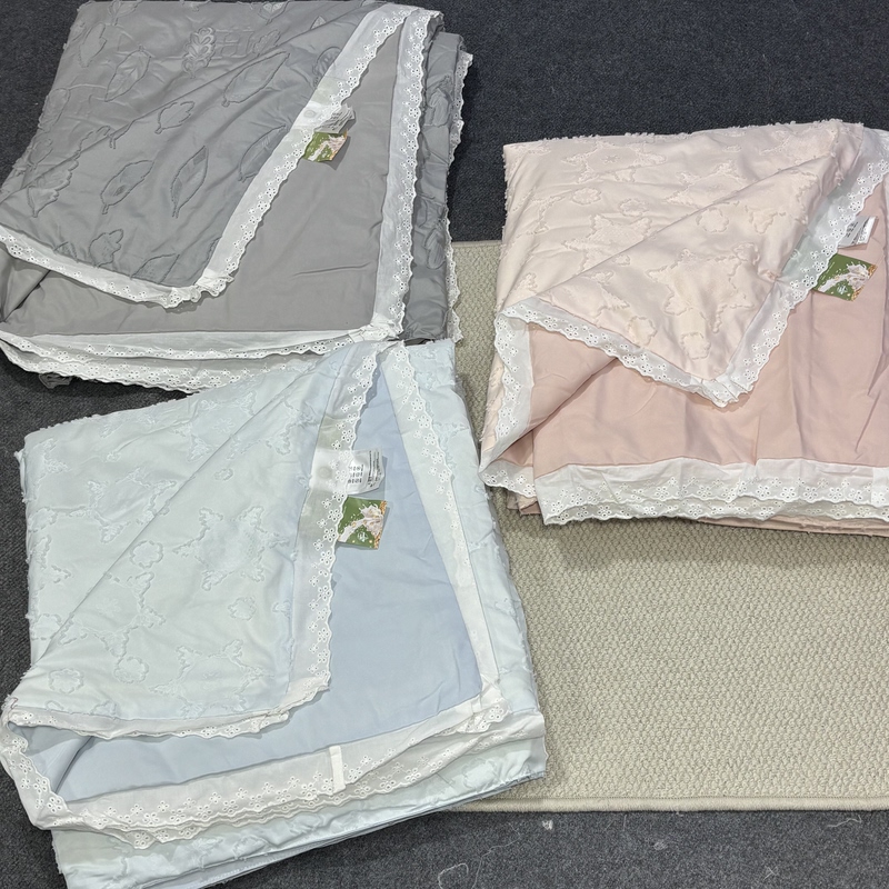 Summer Quilt with Three-Dimensional Jacquard Pattern, Soybean Air-Conditioning Quilt for Double Bed, Summer Quilt Size 2m and Extra-Large Size 2.2m Summer Quilt with Three-Dimensional Jacquard Pattern, Soybean Air-Conditioning Quilt for Double Bed, Summer Quilt Size 2m and Extra-Large Size 2.2m