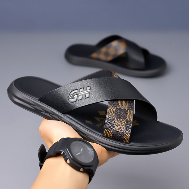 European Style Men's Summer Slip-On Sandals 2026 New Trendy Internet Celebrity Sandals Soft Sole Non-Slip Beach Slippers