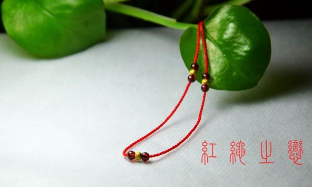 Tình yêu mùa hè vàng chuyển hạt + garnet rất đẹp thanh lịch khí chất dây đỏ vòng chân / chân dây nữ lắc chân đẹp độc