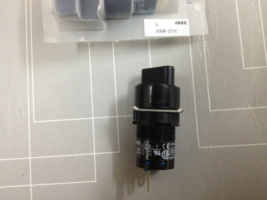 AS6-Y original fit IDEC and spring select button switch AS6-Y