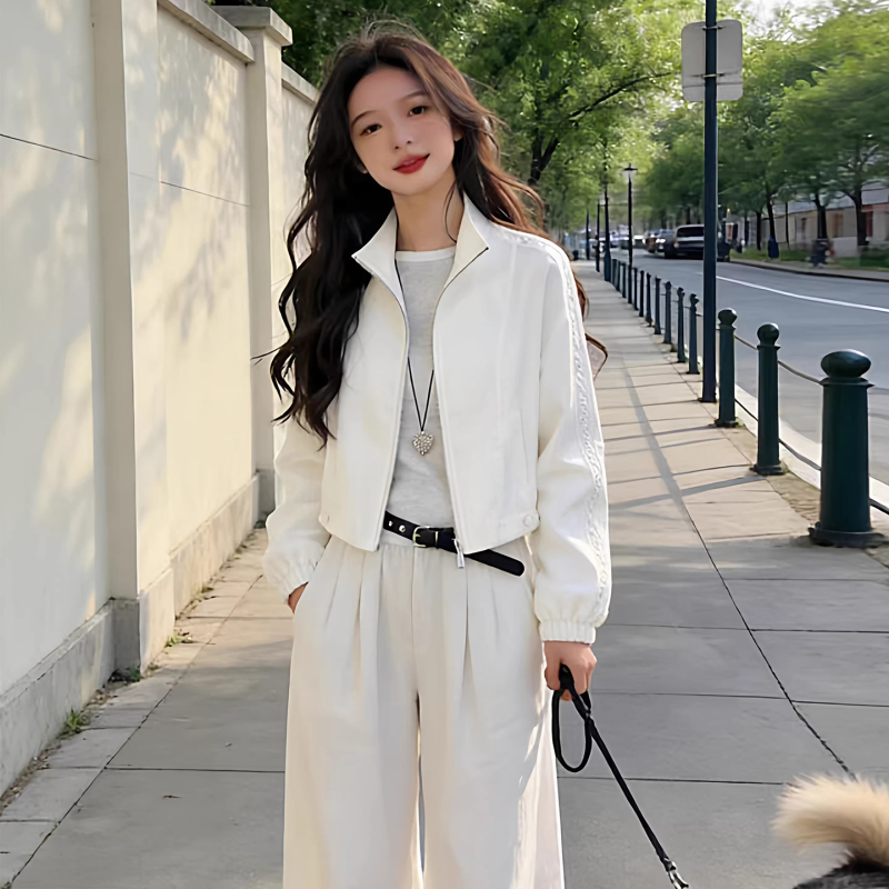 Off-White Short Jacket for Women, Spring and Autumn 2026 New Korean Style, Fashionable, Youthful, Versatile, Petite Jacket Top Off-White Short Jacket for Women, Spring and Autumn 2026 New Korean Style, Fashionable, Youthful, Versatile, Petite Jacket Top