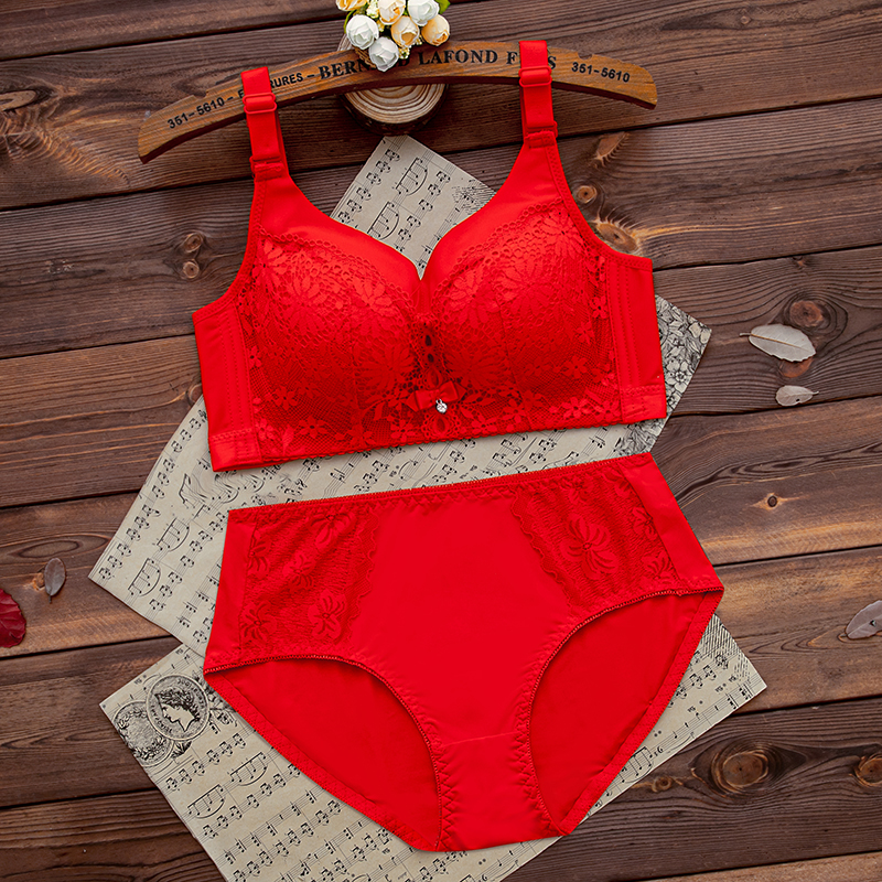 Non-magnetic big red underwear set women's no steel ring thickened and thin section this year's marriage bra small chest gathered bra