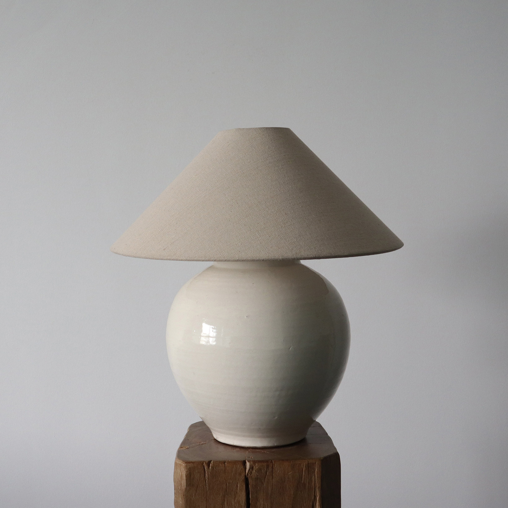 Collection of objects) Oriental white ceramic table lamp Silence Windproof Lamps Linen Lampshades Hotel Folk Juku Home Decoration Props