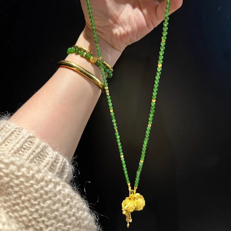 Natural Jade Necklace for Women, Apple Green Round Beads, Long Sweater Chain Pendant, Detachable Hanging Chain, Multi-Purpose Lanyard Natural Jade Necklace for Women, Apple Green Round Beads, Long Sweater Chain Pendant, Detachable Hanging Chain, Multi-Purpose Lanyard