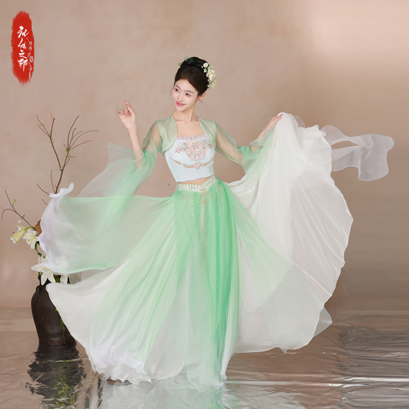 Qingqingzi Jin, a Country Known for Its Etiquette, Traditional Chinese Style Hanfu, Ancient Style Classical Dance Performance Costume, Elegant and Ethereal Spring Dance Costume