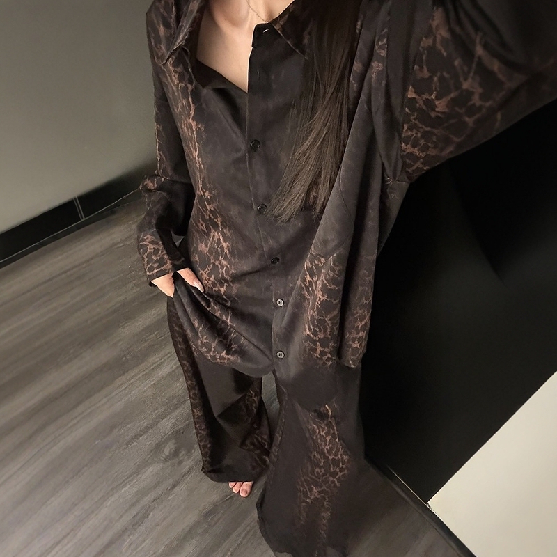 Victorian Style Silk Long-Sleeved Pajamas for Women 2026 New Autum Classy Leopard Print Ice Silk Home Wear Set Victorian Style Silk Long-Sleeved Pajamas for Women 2026 New Autum Classy Leopard Print Ice Silk Home Wear Set