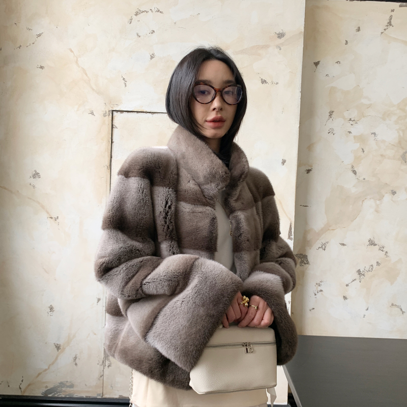 2026 Winter Cappuccino Korean Style Stand Collar Horizontal Row Mink Fur Coat Women's Fur Coat Whole Mink Young Version