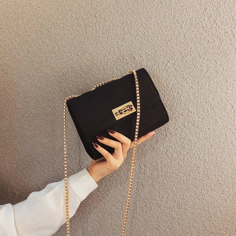 On the new net red small black bag women's 2021 new texture wild canvas messenger bag feeling Western style chain bag