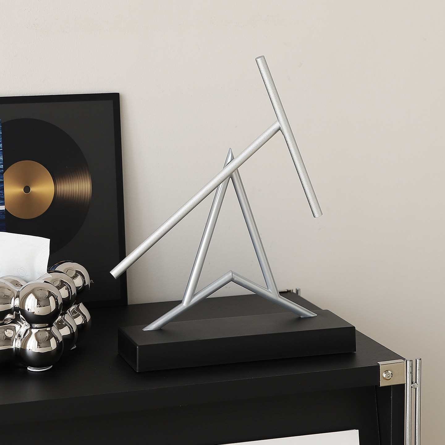 Iron Man Perpetual Motion Ornament Chaos Pendulum Newton Non-Stop Creative Rotation Light Luxury High-End Living Room Tv Cabinet Decoration