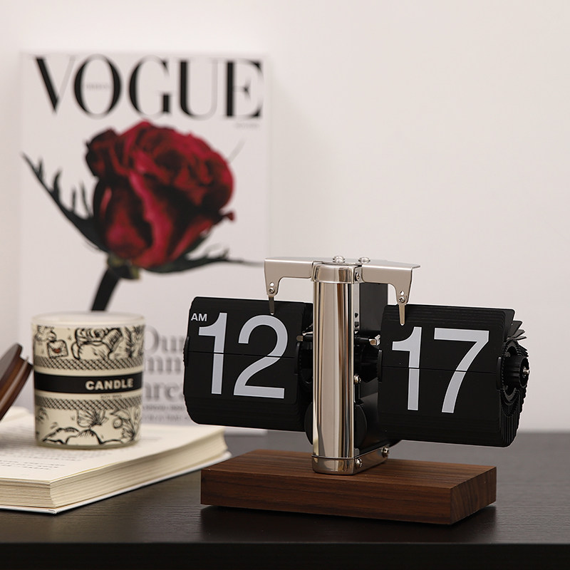 Light Luxury Automatic Page-Turning Clock Desktop Ornament Retro Mechanical Clock Tabletop Digital Clock Creative Living Room Decoration