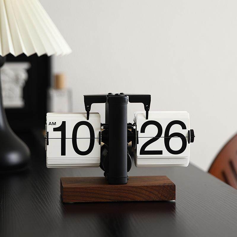 Light Luxury Automatic Page-Turning Clock Desktop Ornament Retro Mechanical Clock Tabletop Digital Clock Creative Living Room Decoration