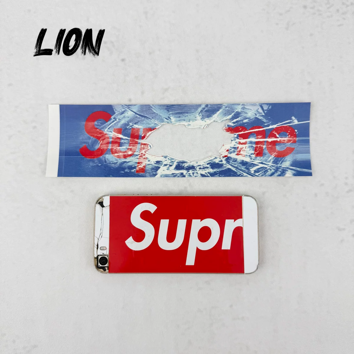 В наличии коллекция подлинных наклеек Supreme на протяжении лет, чемодан для телефона/планшета, автомобильный холодильник, персональный тренд