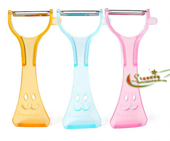 Imported from Japan, colorful smiley face, vegetable and fruit peeler, peeling knife (easy to use and recommended)