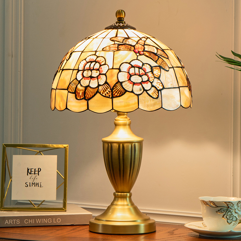 American seashells Bedroom Bedroom headlights Decorative Table Lamp Eurostyle Mediterranean Cozy Living Room Bookhouse Lamps