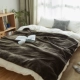 Lufthansa tím flannel chăn dày của mùa thu và mùa đông màu giản dị đơn giản nhỏ gọn Nhật chăn mền ấm - Ném / Chăn men long cuu