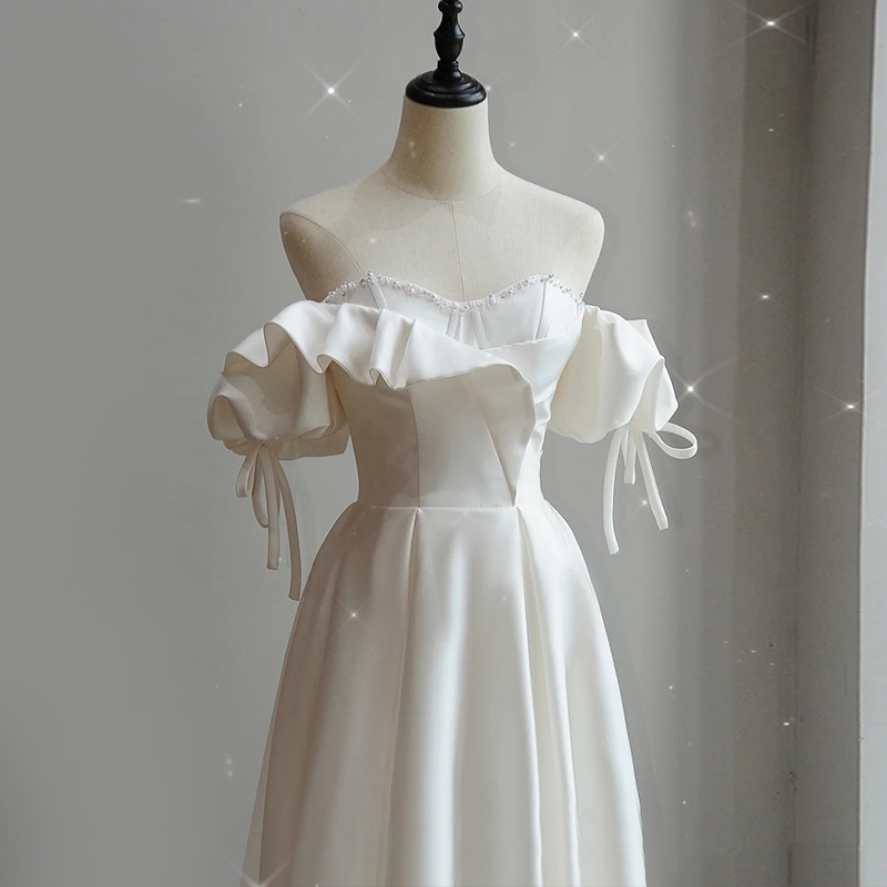 Wedding dress, 2023 collection, french style, open shoulders, lace dress, suitable for teen