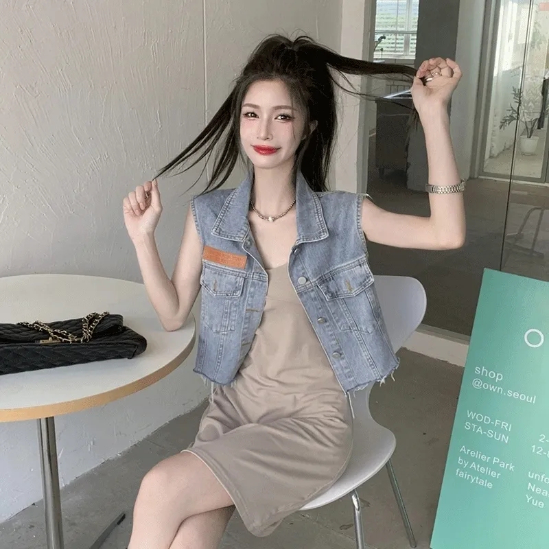 Elegant and Versatile Sleeveless Slimming Denim Vest for Women, New Loose Short Style Spring and Summer Jacket