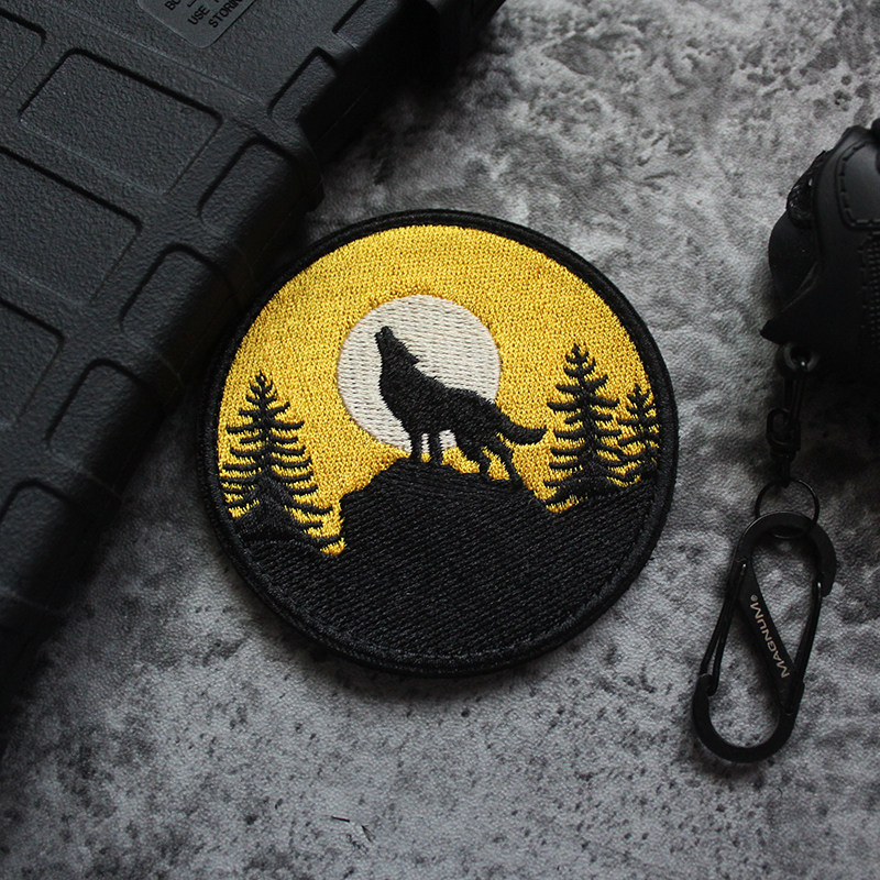 Moon Night WOFL Wolf Howl Embroidery Magic Stick Nylon Buckle Devil Stick Morale Badge Round Arm Badge Send Sewing Hair Side