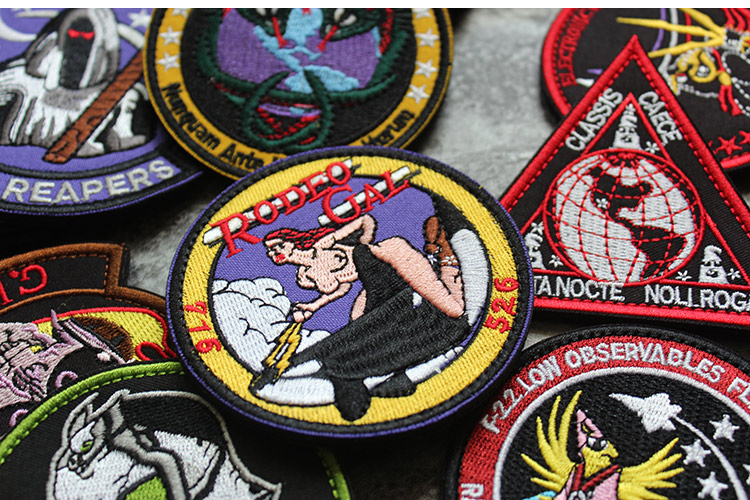 Шеврон коловрат малый. Чёрный патч stone island. Нашивка stone island. А4 патч. Stone island патч.