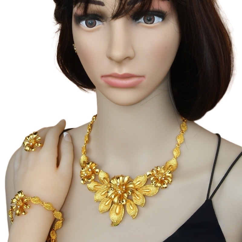Yunnan Ethnic Style 24K Alloy Necklace Set Jewelry Southeast Asian Bridal Dress Accessories European and American Fashion Jewelry