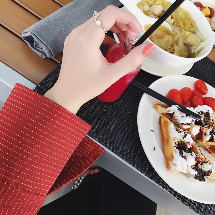 Áo xuân 2018 nữ mới có cổ chữ V kẻ sọc dọc, nữ mùa hè mỏng manh dành cho nữ áo dài áo sơ mi sọc