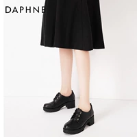 Daphne/达芙妮 Осень Новая кружевная круглая рубашка Deep Retro Retro Leather Shoute для женщин 1017404075