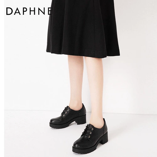 Daphne/达芙妮 Осень Новая кружевная круглая рубашка Deep Retro Retro Leather Shoute для женщин 1017404075
