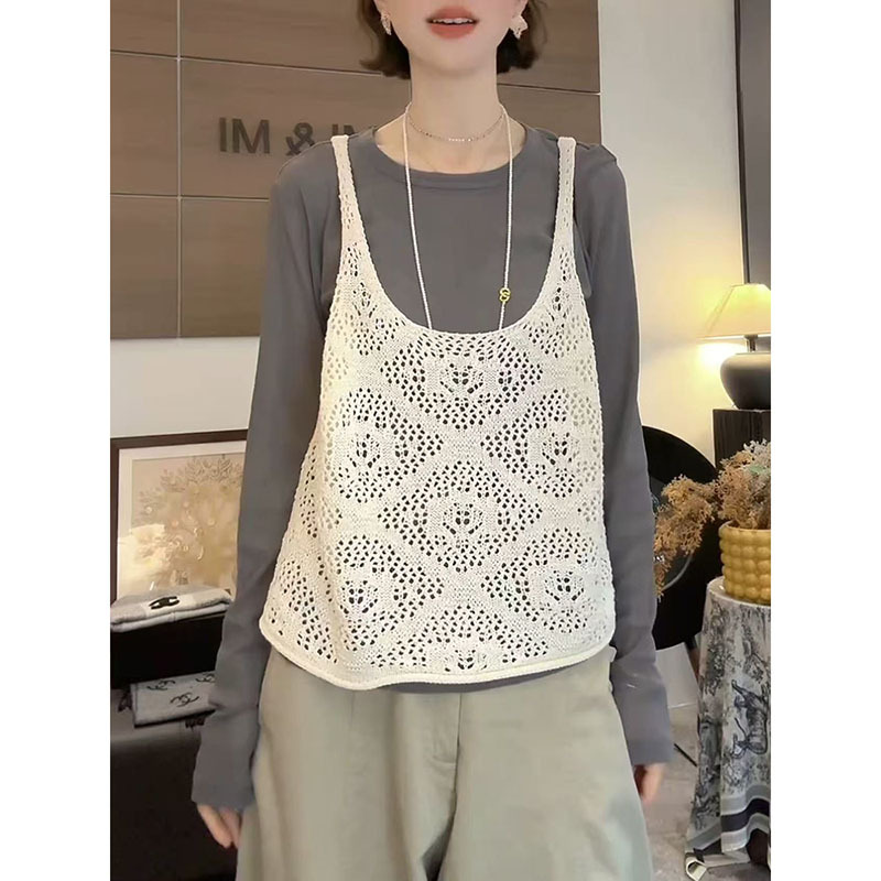 French-Style Gentle Spring and Summer Hollow Crochet Short U-Neck Knitted Vest for Women, Sleeveless Tank Top, Loose and Slimming