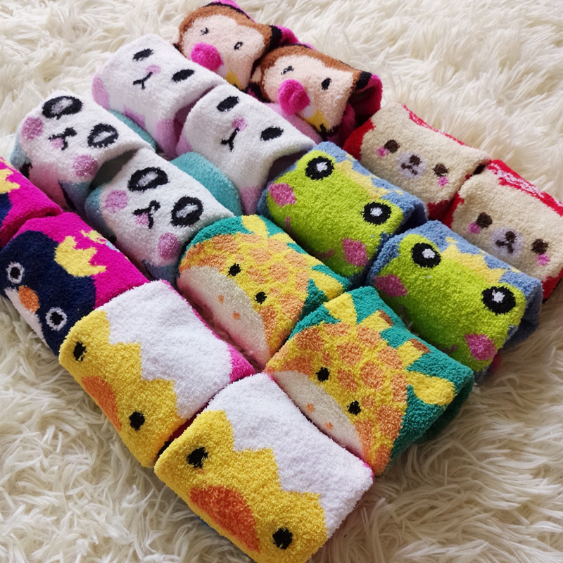 Korean Thickened Women's Cute Cartoon Giraffe Santa Claus Warm Floor Home Coral Fleece Towel Socks Korean Thickened Women's Cute Cartoon Giraffe Santa Claus Warm Floor Home Coral Fleece Towel Socks