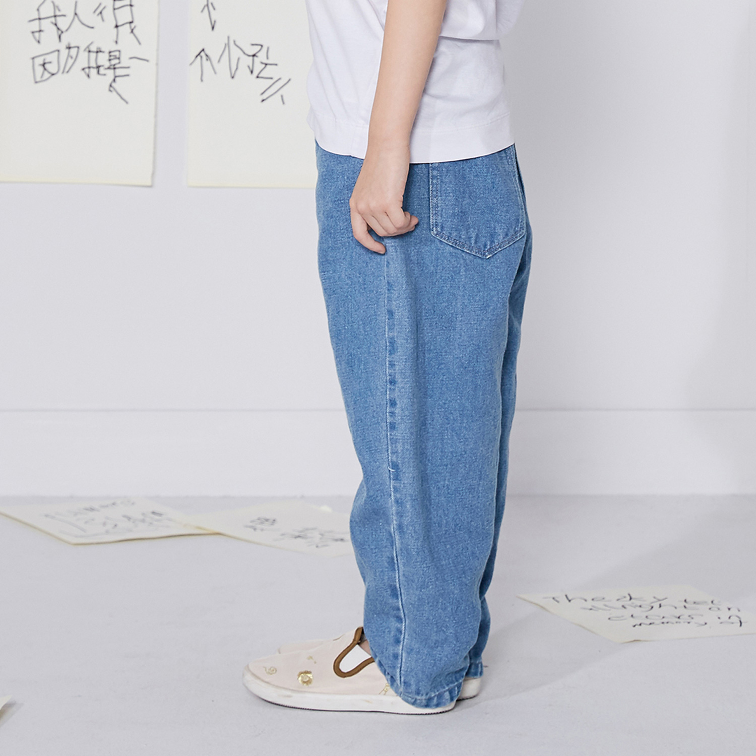 Jiangnan vải trẻ em giảm giá vải mùa xuân nam và nữ quần thoải mái giản dị quần rửa mềm denim trẻ em.