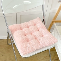 Плюшевый поклонник подушкой девушки