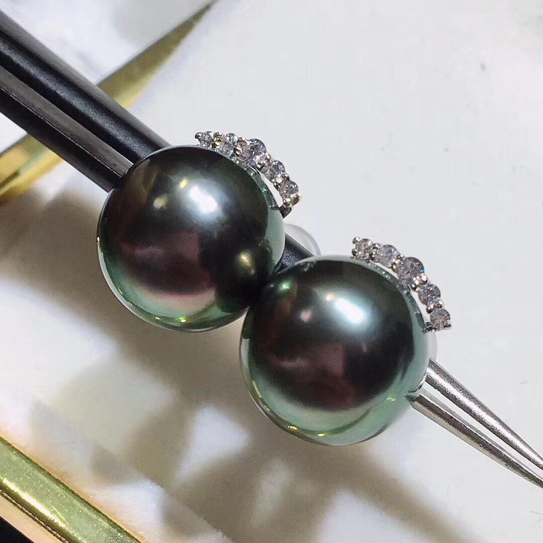 Must enter eyelash natural sea Tahiti black pearl earrings quality 18K gold peacock green earrings small bulb