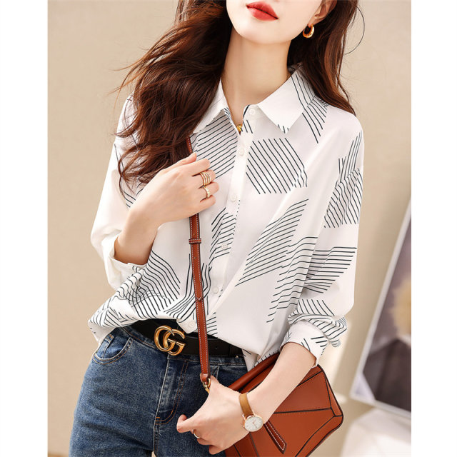 Long-sleeved shirt women's spring and autumn new geometric stripe printing all-match simple casual temperament women's shirt top