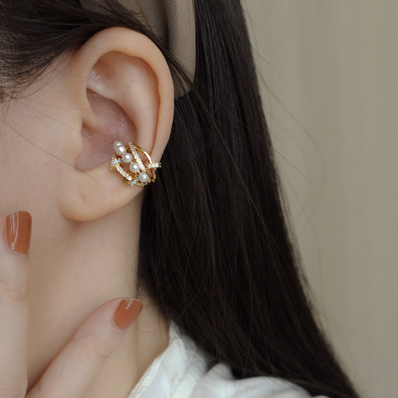 Circle circle niche high-end ear bone clip without ear piercing female ear clip unique light luxury clip ear bone French retro pearl